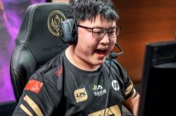 开云中文网 Uzi连续二十场比赛得分超过爆冷，雄鹿挑战极限！